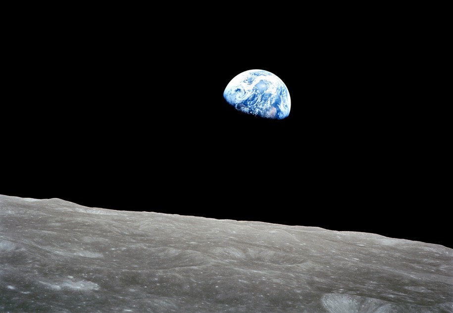 Earthrise.jpg