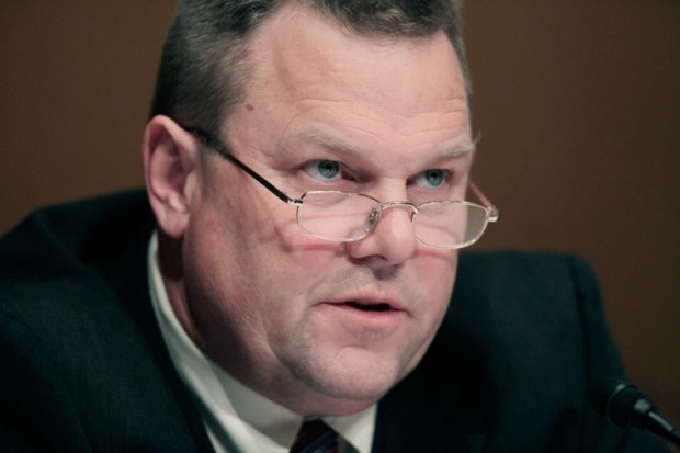 Jon-Tester-speaking3-620x413.jpg